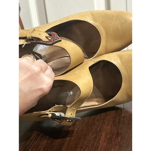 Donald J. Pliner Mary Jane Heels - Picture 5 of 10